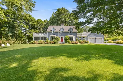 5 Lookout Rd, Norwalk, CT 06850