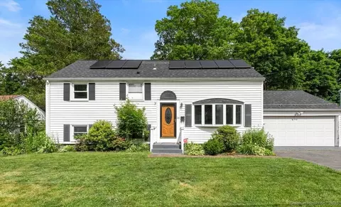 29 Pembroke Rd, Hamden, CT 06514