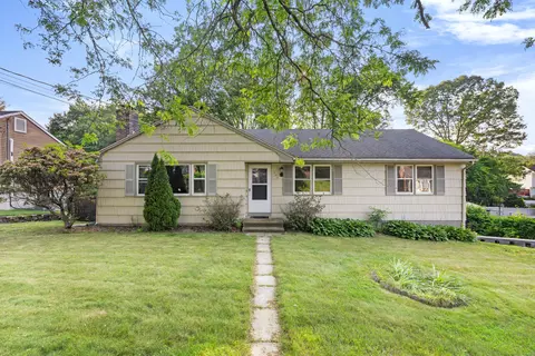 445 Emerald Pl, Stratford, CT 06614