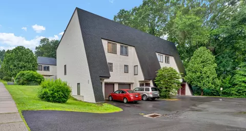 189 High Top Cir W #189, Hamden, CT 06514