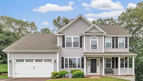 27 Bartlett Ln #27, Shelton, CT 06484