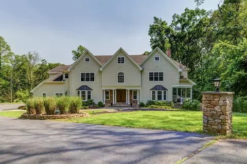 275 Chestnut Grv, Guilford, CT 06437