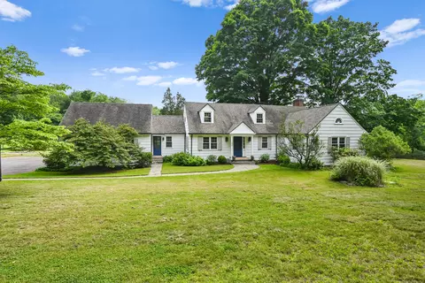 225 Dunham Rd, Fairfield, CT 06824