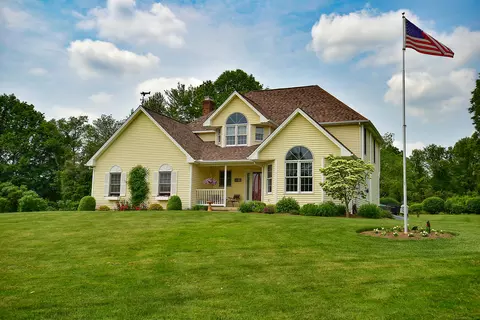 29 Michael Ln, Suffield, CT 06078