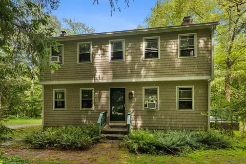 19 Bushy Hill Rd, Ivoryton, CT 06442