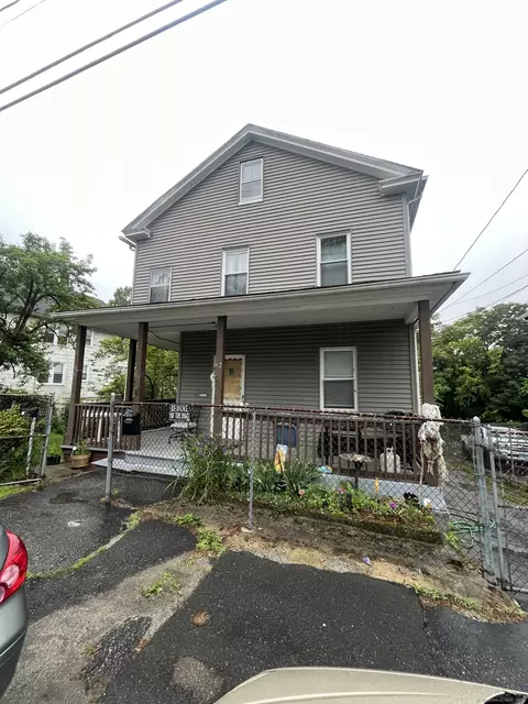 52 Beech St, Waterbury, CT 06704