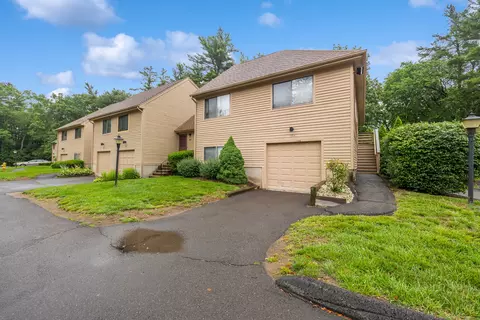 290 Treadwell St #1704, Hamden, CT 06517