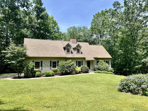 28 Hoop Pole Hill Rd, Chester, CT 06412
