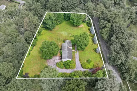 15 Pocconock Trl, New Canaan, CT 06840