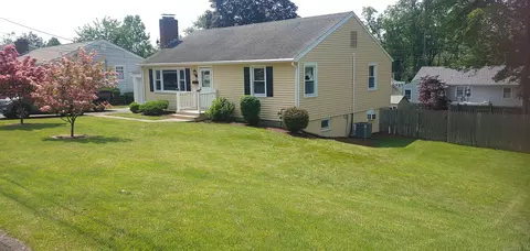 92 Sumac St, West Haven, CT 06516