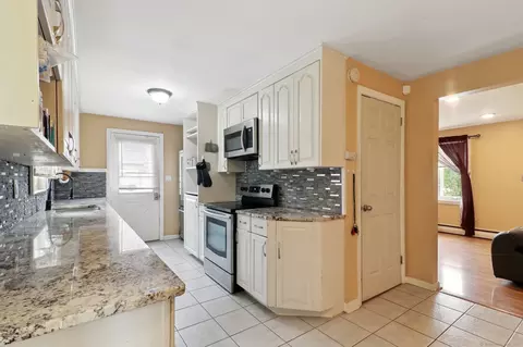 97 Castle Rd, Bristol, CT 06010