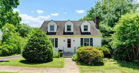 91 Collett St, North Haven, CT 06473