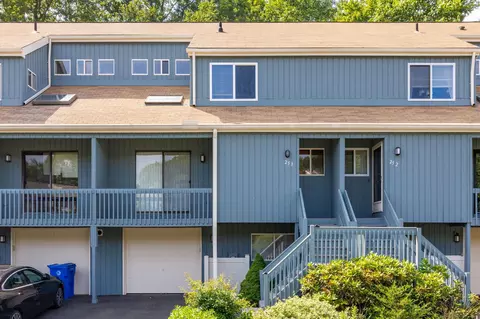 253 Sunwood Dr #253, Shelton, CT 06484