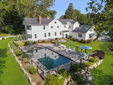 349 Pomfret St, Pomfret, CT 06259