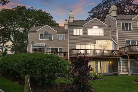 73 Harbour View Pl #73, Stratford, CT 06615