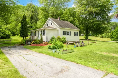 330 Chestnut Hill Rd, Colchester, CT 06415