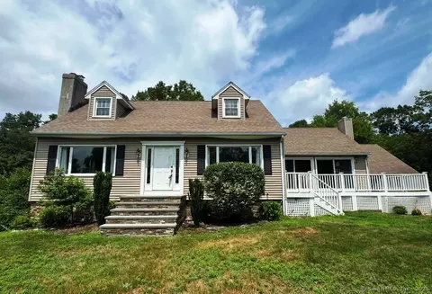8 Breezy Knoll Ave, Wolcott, CT 06716