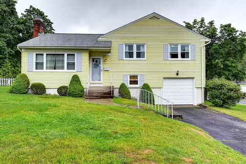 47 Hoffman Rd, Manchester, CT 06042