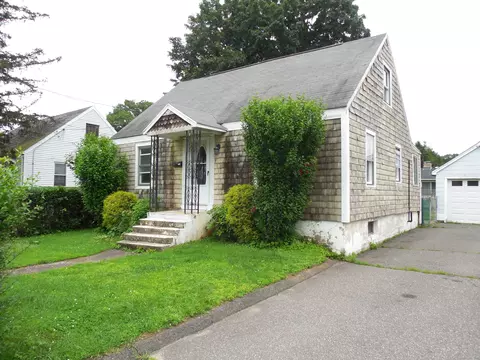 111 Tracy Ave, Waterbury, CT 06706