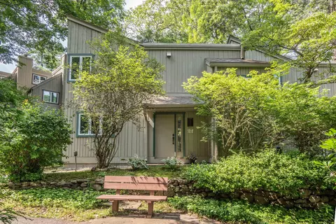 2 Talcott Gln #F, Farmington, CT 06032