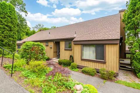 65 Heritage Vlg #B, Southbury, CT 06488