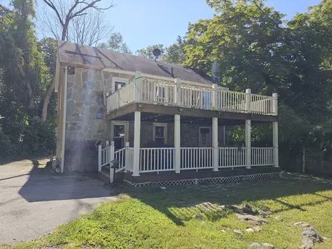 1067 Hartford Tpke, Waterford, CT 06385