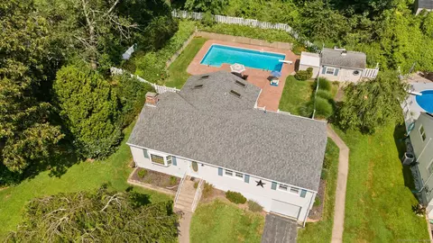 43 Dimmock Rd, Waterford, CT 06385