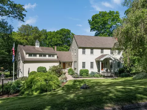 10 Oak Dr, Centerbrook, CT 06409