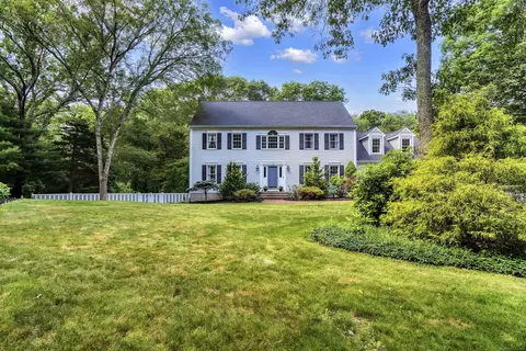 412 Little Meadow Rd, Guilford, CT 06437