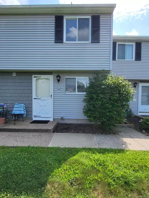 16 Seymour Rd #9B, East Granby, CT 06026