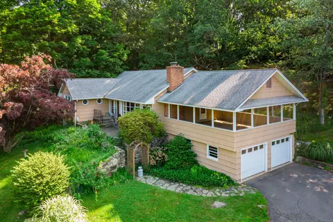 24 Warwick Rd, New Fairfield, CT 06812
