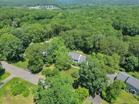 25 Thorne Wood Rd, Higganum, CT 06441