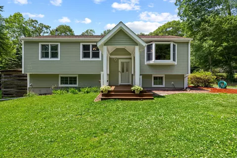 34 Grouse Cir, East Lyme, CT 06333