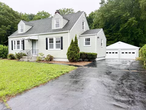 6 Maplevale Ct, East Haven, CT 06512