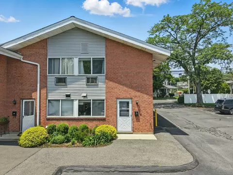 208 Flax Hill Rd #10, Norwalk, CT 06854