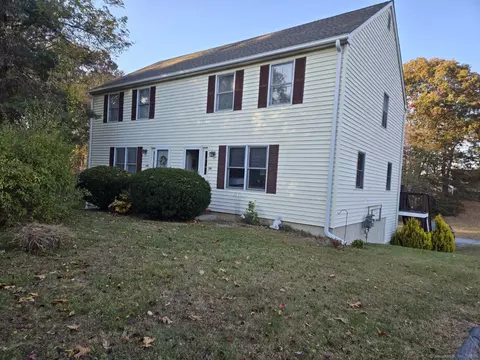 135 Liberty St #135, Clinton, CT 06413
