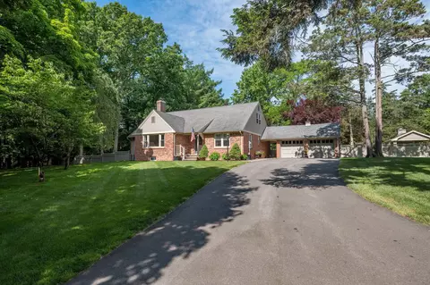 4380 Whitney Ave, Hamden, CT 06518
