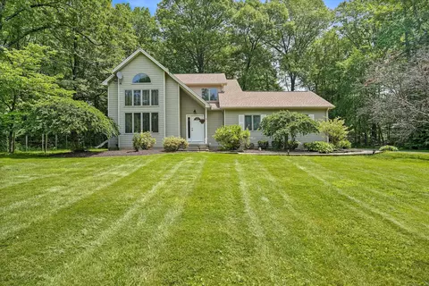55 Carmen Hill Rd, Brookfield, CT 06804