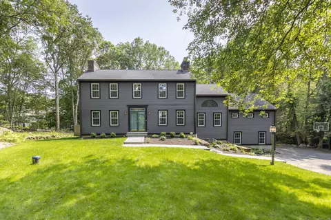 17 Kathleen Dr, Stratford, CT 06614