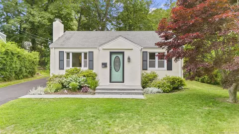 80 Holly St, Milford, CT 06460