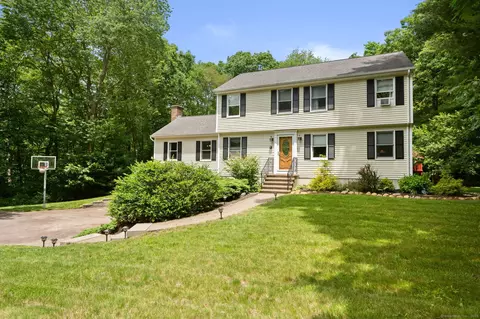 52 Thornridge Dr, Colchester, CT 06415