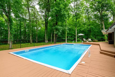 6 High Ridge Grv, Brookfield, CT 06804
