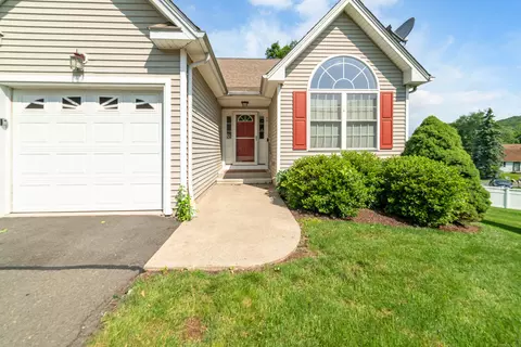44 Forshaw Ave #44, Plainville, CT 06062