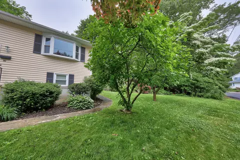 141 Joy Rd, Waterbury, CT 06708