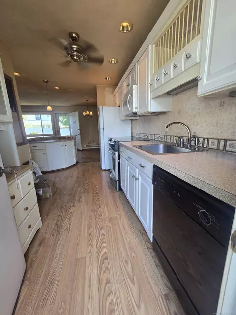 208 West Walk #208, West Haven, CT 06516