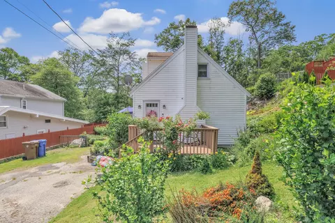 51 Oronoque Trl, Shelton, CT 06484
