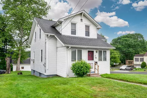 546 S Quaker Ln, West Hartford, CT 06110