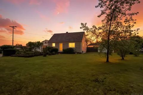 2 Thomas St, Enfield, CT 06082