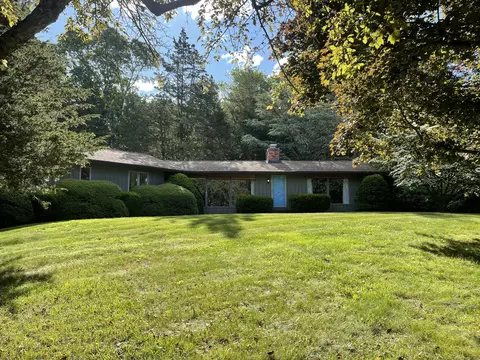 118 Flintlock Rd, Madison, CT 06443