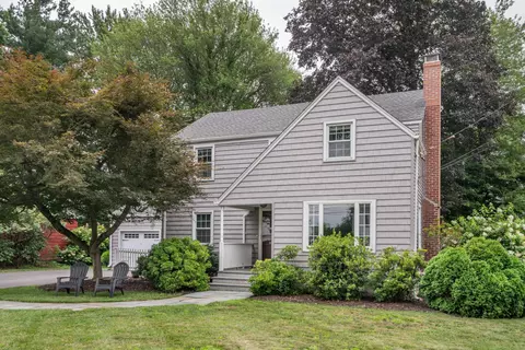 11 Craigmoor Rd, West Hartford, CT 06107